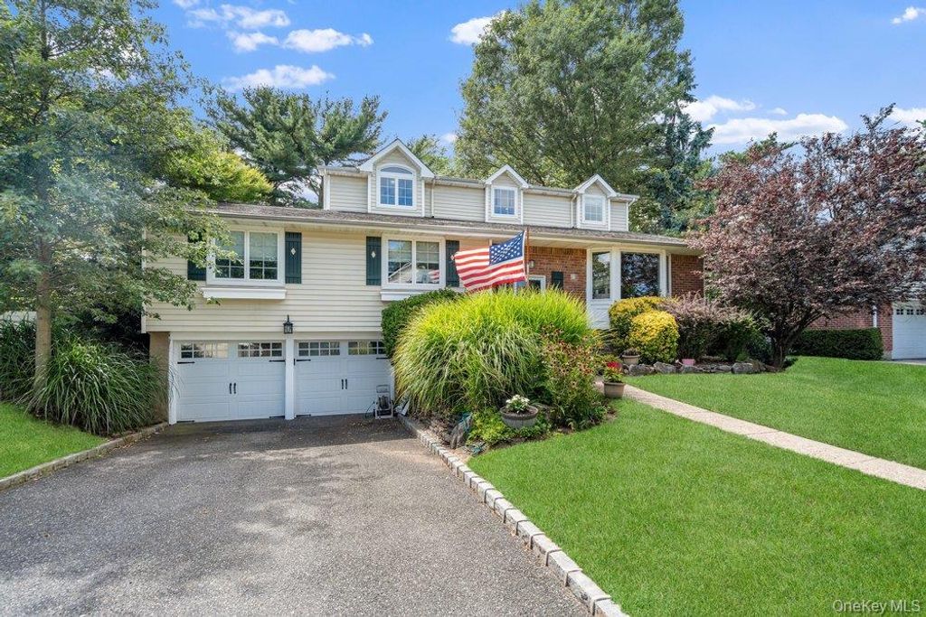 27 Delaware Avenue, Jericho, NY 11753 — photo 2