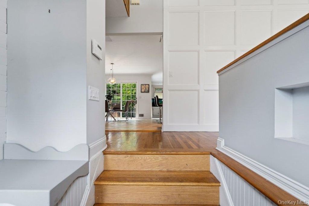 27 Delaware Avenue, Jericho, NY 11753 — photo 5