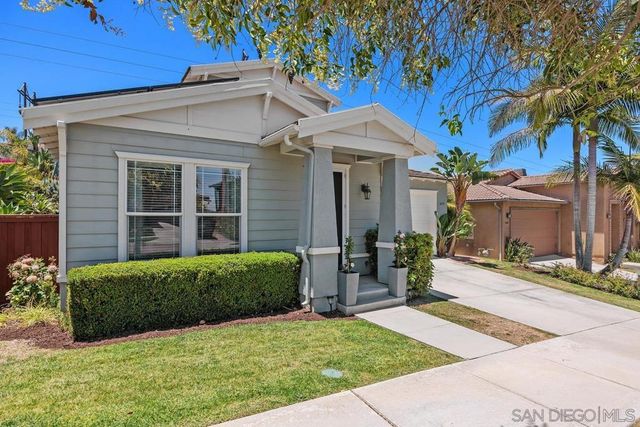4670 Meadow Dr, Carlsbad, CA 92010