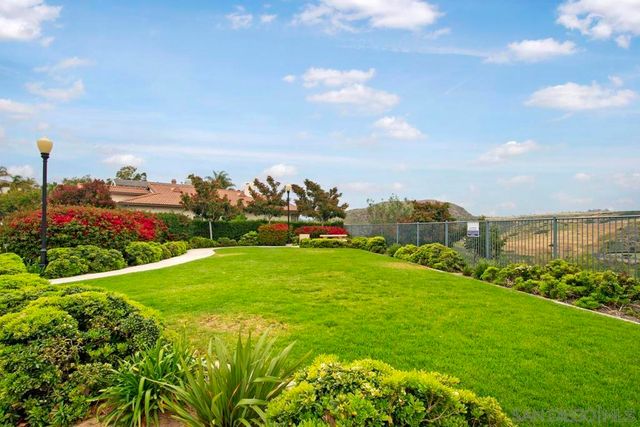 4670 Meadow Dr, Carlsbad, CA 92010
