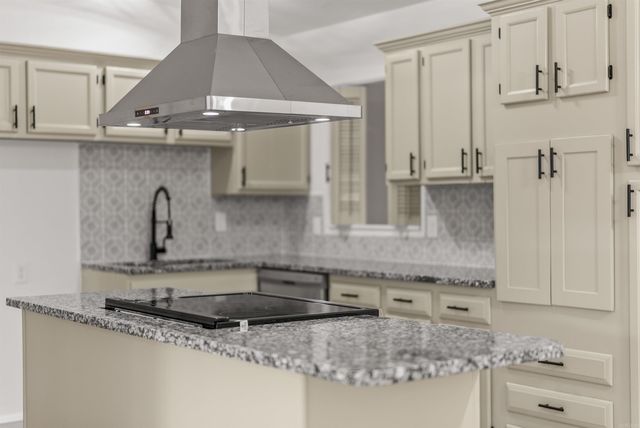 22 Lamont Drive, Little Rock, AR 72209