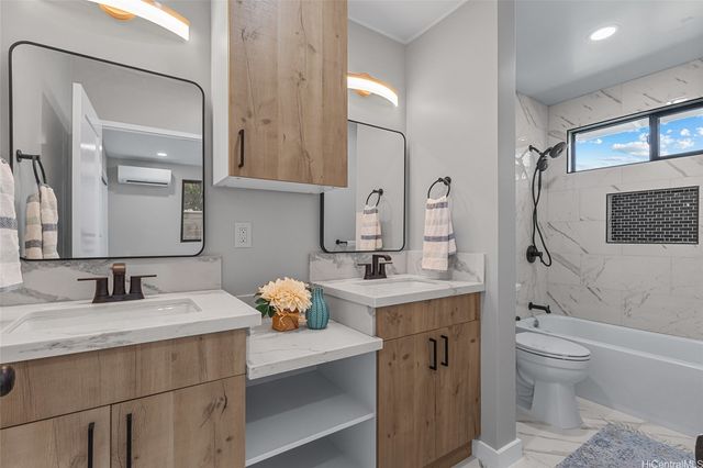 427 Kekupua Street, Honolulu, HI 96825