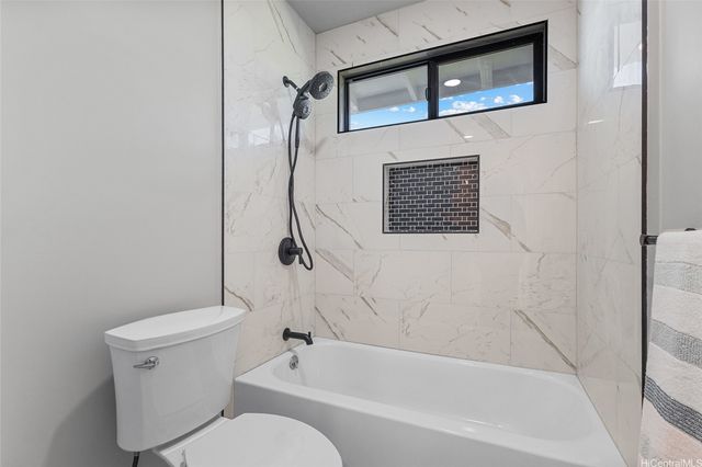 427 Kekupua Street, Honolulu, HI 96825