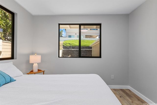 427 Kekupua Street, Honolulu, HI 96825