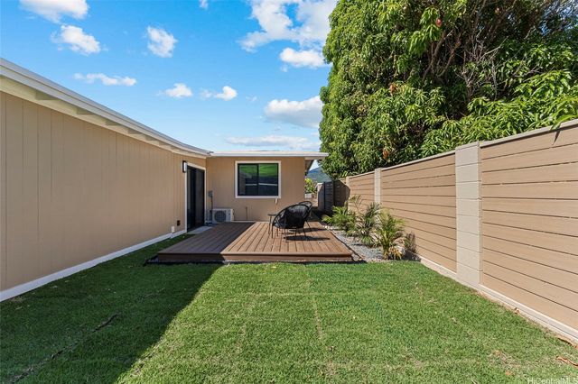 427 Kekupua Street, Honolulu, HI 96825