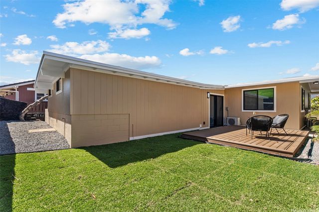 427 Kekupua Street, Honolulu, HI 96825