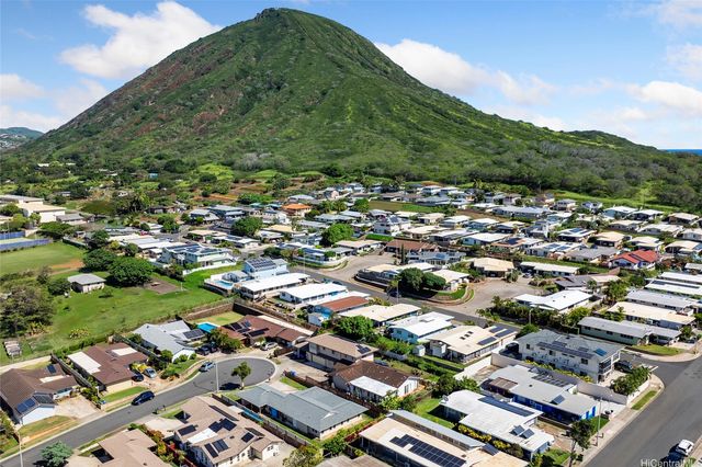 427 Kekupua Street, Honolulu, HI 96825