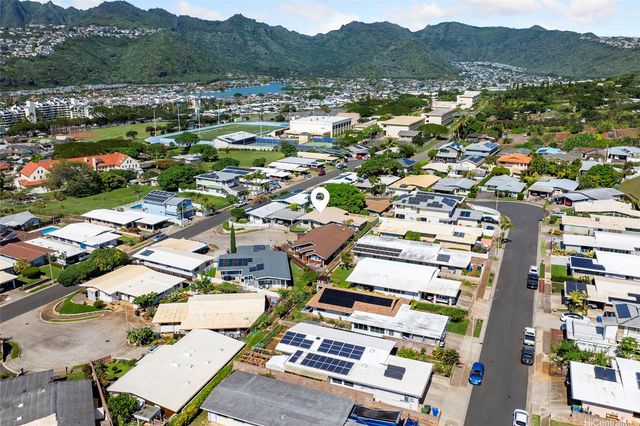 427 Kekupua Street, Honolulu, HI 96825