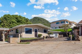 427 Kekupua Street, Honolulu, HI 96825