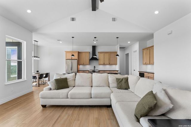 819 Pr 2775, Mico, TX 78056
