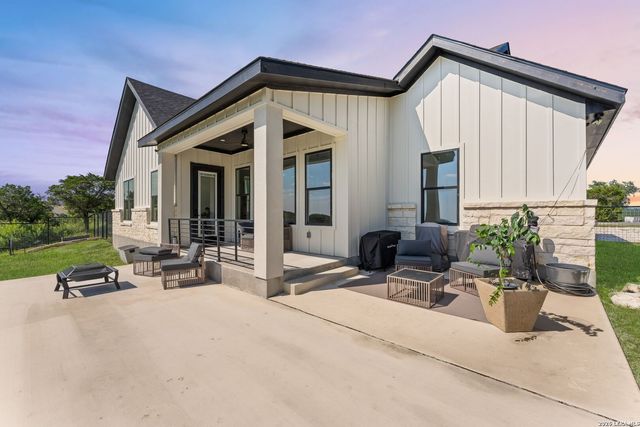 819 Pr 2775, Mico, TX 78056