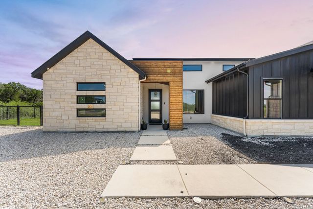 819 Pr 2775, Mico, TX 78056