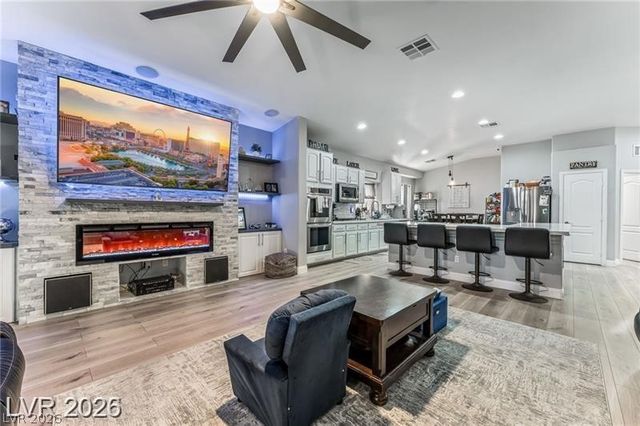 10429 Loma Portal Avenue, Las Vegas, NV 89166