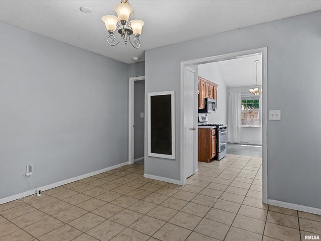 1212 Dani Lane, Springfield, IL 62712