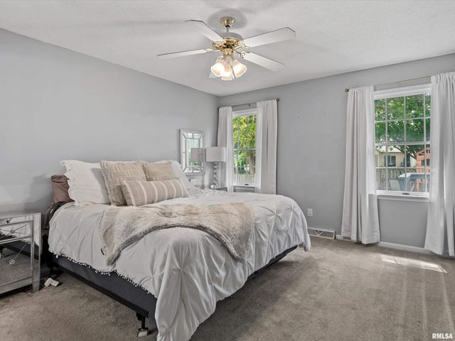 1212 Dani Lane, Springfield, IL 62712