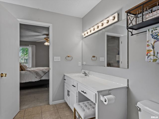 1212 Dani Lane, Springfield, IL 62712