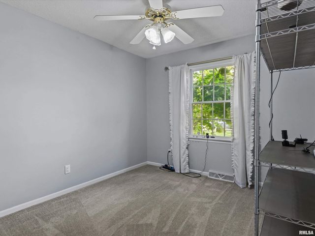 1212 Dani Lane, Springfield, IL 62712