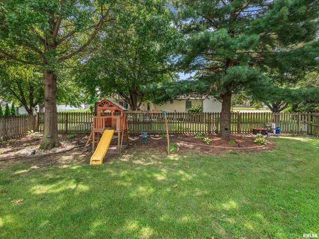 1212 Dani Lane, Springfield, IL 62712