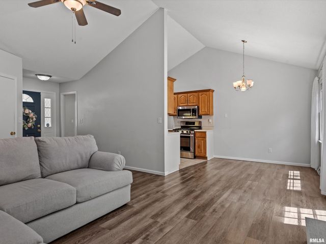 1212 Dani Lane, Springfield, IL 62712