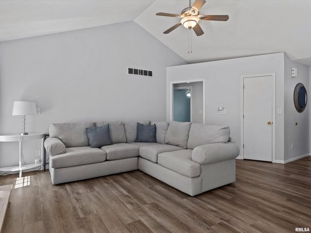 1212 Dani Lane, Springfield, IL 62712