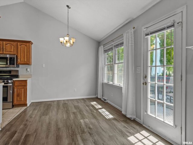 1212 Dani Lane, Springfield, IL 62712