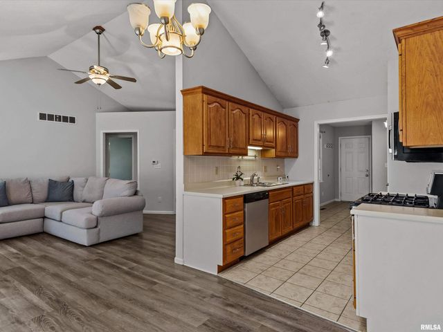 1212 Dani Lane, Springfield, IL 62712