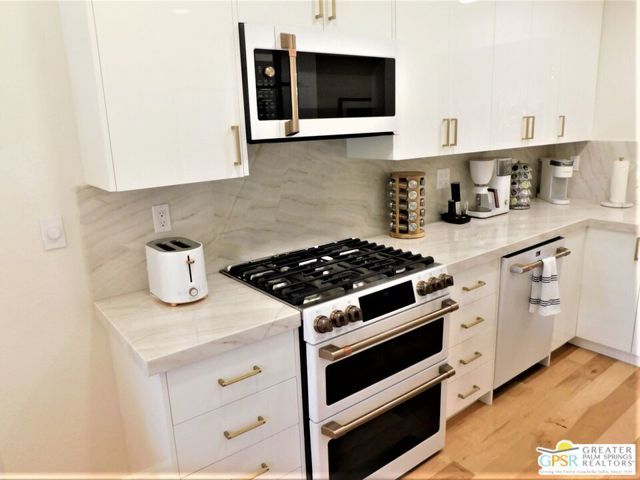 2345 S Cherokee Way 100, Palm Springs, CA 92264