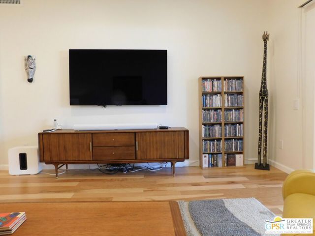 2345 S Cherokee Way 100, Palm Springs, CA 92264