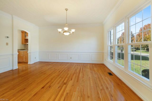 129 Avonlea DR, Chesapeake, VA 23322