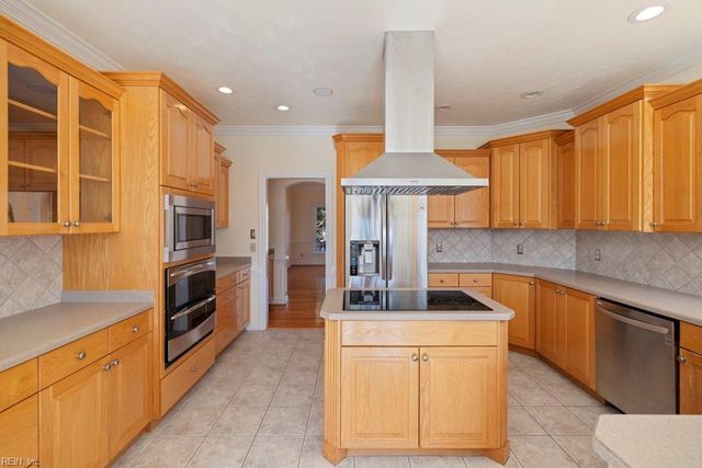 129 Avonlea DR, Chesapeake, VA 23322