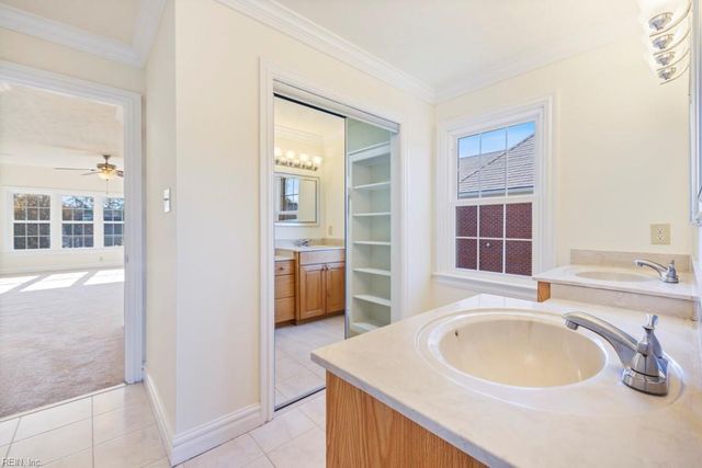 129 Avonlea DR, Chesapeake, VA 23322