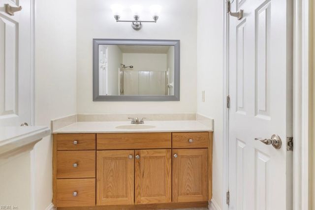 129 Avonlea DR, Chesapeake, VA 23322