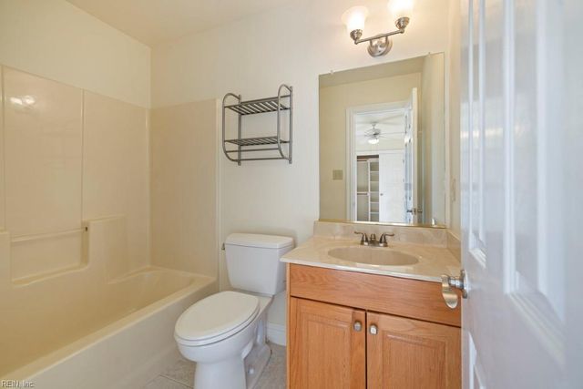 129 Avonlea DR, Chesapeake, VA 23322