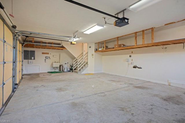 129 Avonlea DR, Chesapeake, VA 23322