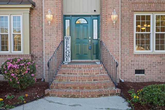 129 Avonlea DR, Chesapeake, VA 23322