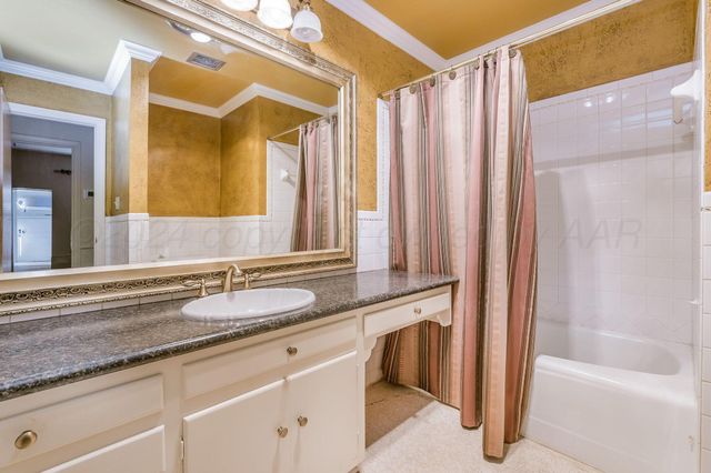 1409 HILLCREST Drive, Canyon, TX 79015