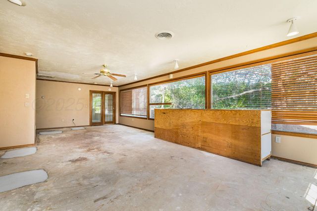 1409 HILLCREST Drive, Canyon, TX 79015