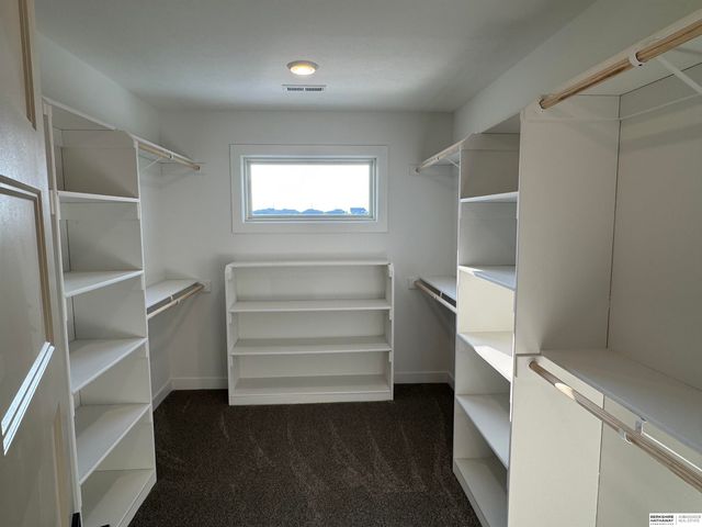 20032 V Street, Omaha, NE 68135