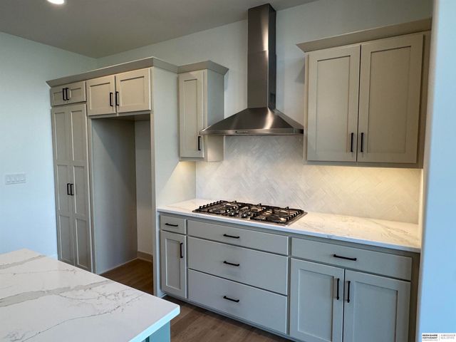 20032 V Street, Omaha, NE 68135