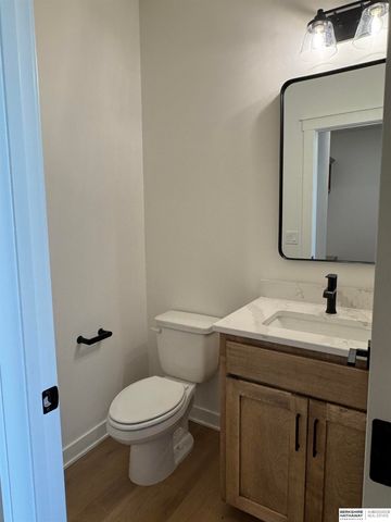 20032 V Street, Omaha, NE 68135