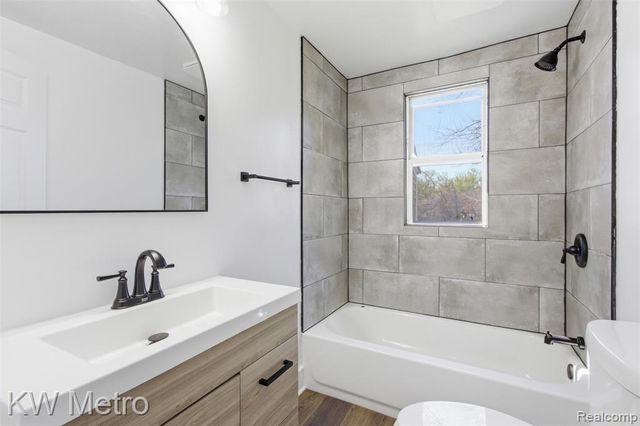 15881 Winthrop Street, Detroit, MI 48227