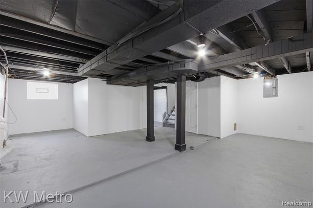 15881 Winthrop Street, Detroit, MI 48227