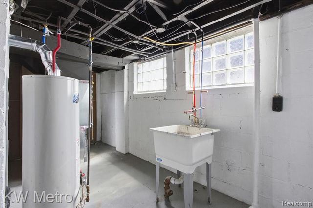 15881 Winthrop Street, Detroit, MI 48227