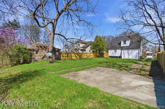 15881 Winthrop Street, Detroit, MI 48227