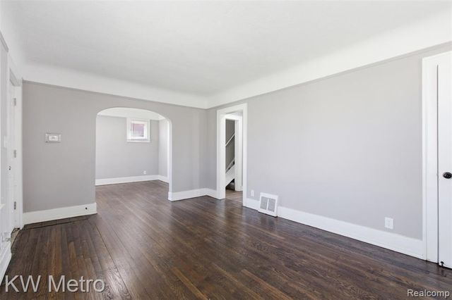 15881 Winthrop Street, Detroit, MI 48227