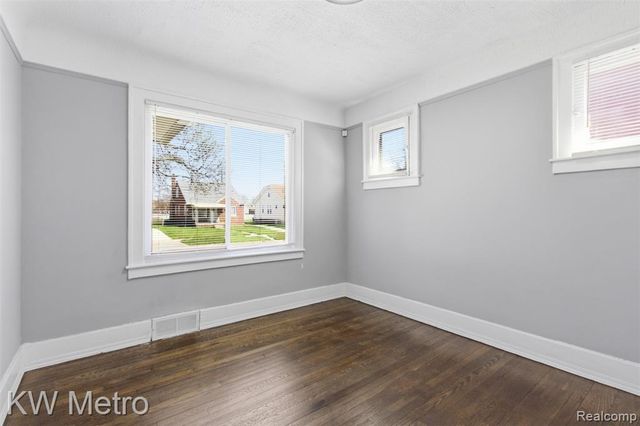 15881 Winthrop Street, Detroit, MI 48227