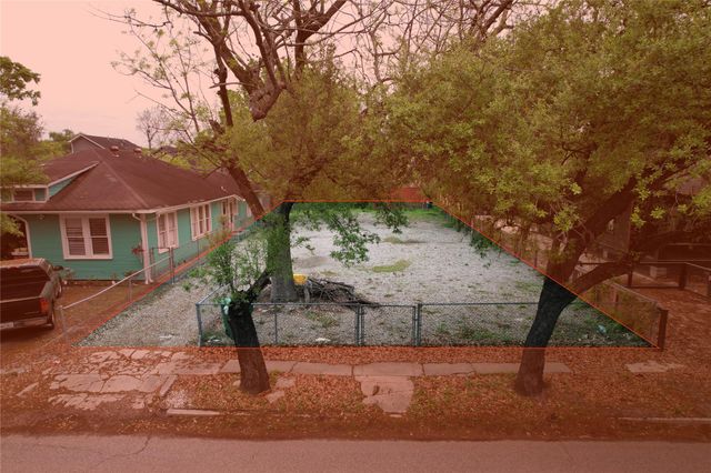 1439 Yale Street, Houston, TX 77008