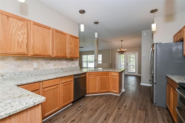 2221 MOUNTAIN MEADOW WAY, Valrico, FL 33594