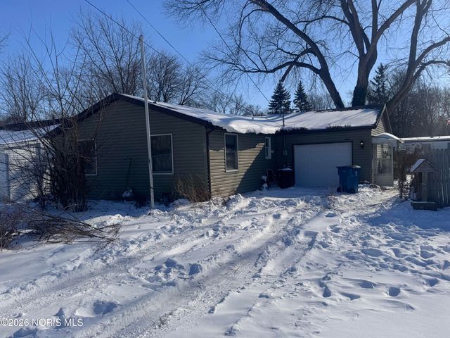 6028 Bayshore Road, Oregon, OH 43616