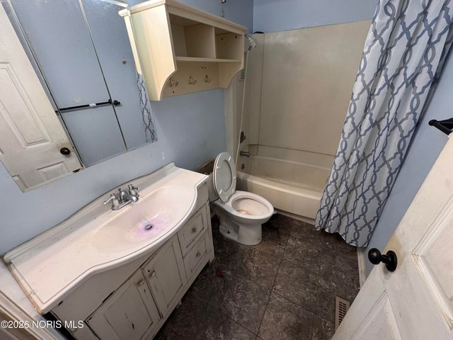 6028 Bayshore Road, Oregon, OH 43616